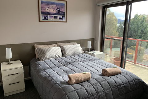 Aalberg Chalet - Accommodation Fremantle 6