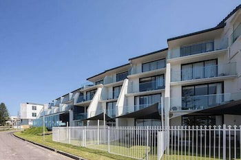 Ocean Front At The Entrance - Accommodation Fremantle 2