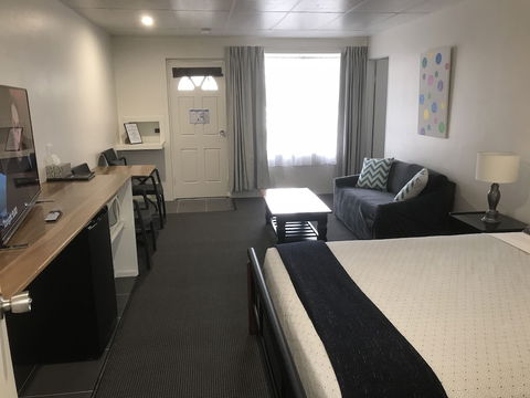 Cook's Endeavour Motor Inn - Accommodation Fremantle 4
