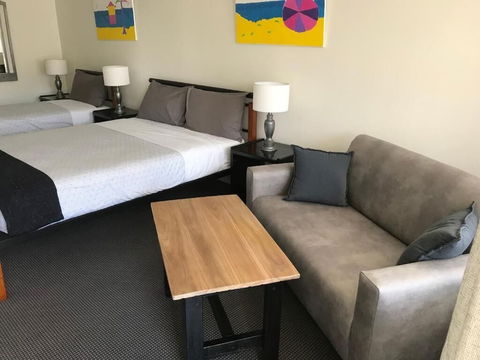Cook's Endeavour Motor Inn - Accommodation Fremantle 3