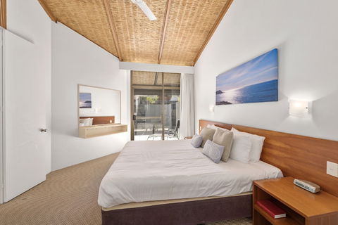 Nautilus Beachfront Villas & Spa - Accommodation Fremantle 0