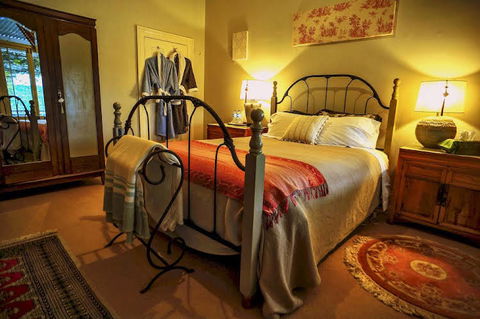 Cromwell House - Accommodation Fremantle 6