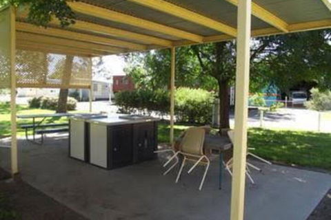 West Wyalong Caravan Park - Accommodation Fremantle 5