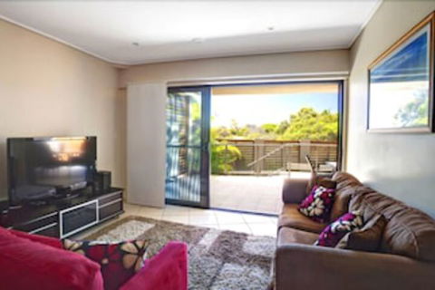 Loka Santi - Accommodation Fremantle 7