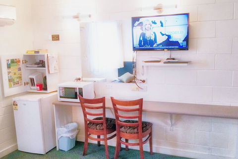 A & A Lodge Motel Emerald - Accommodation Fremantle 6