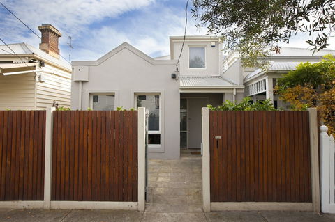 BOUTIQUE STAYS - Roxys Place - Accommodation Fremantle 1