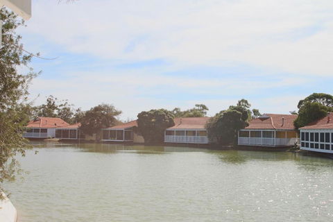 River Resort Villas - Accommodation Fremantle 3