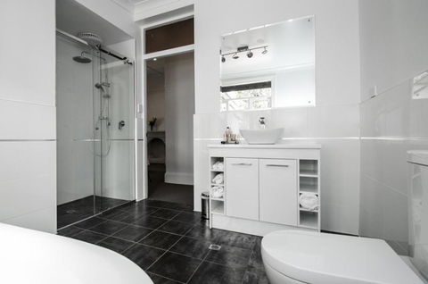 Lanzerac Country Estate - Accommodation Fremantle 2