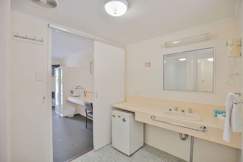 Oscar Motel - Accommodation Fremantle 2