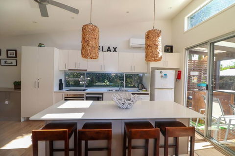 Surfside - Accommodation Fremantle 2