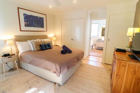Surfside - Accommodation Fremantle 4