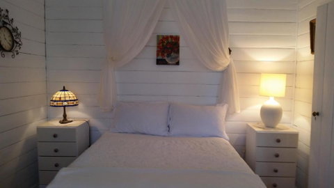C & As Cottage - Accommodation Fremantle 5
