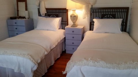 C & As Cottage - Accommodation Fremantle 4