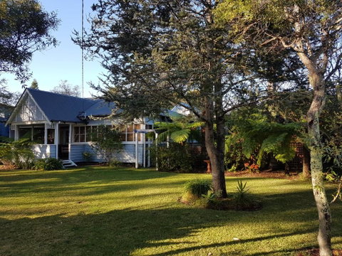 Wyreepi Caribbean Chalet - Accommodation Fremantle 0