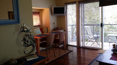 Wyreepi Caribbean Chalet - Accommodation Fremantle 5