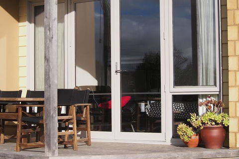 Sow And Piglets Guesthouse - Accommodation Fremantle 2
