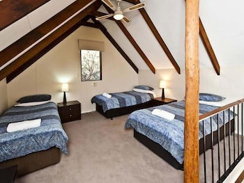 Riverway Chalets - Accommodation Fremantle 2