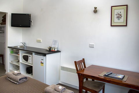 Delatite Apartments Timbertop & Fir - Accommodation Fremantle 3