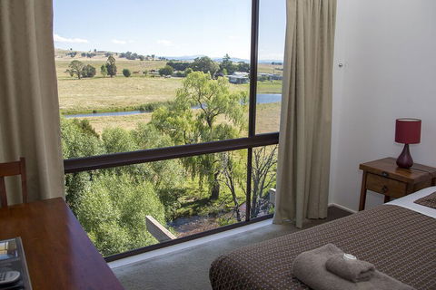 Delatite Apartments Timbertop & Fir - Accommodation Fremantle 4