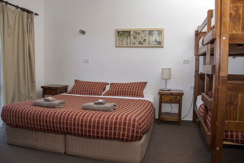 Delatite Apartments Timbertop & Fir - Accommodation Fremantle 6