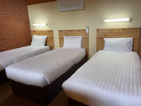 AAt 28 Goldsmith Motel - Accommodation Fremantle 6