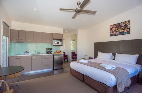 Longview Vineyard - Accommodation Fremantle 0