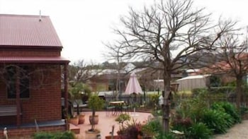 Albury Cottages - Accommodation Fremantle 0