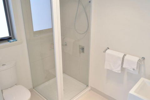 25 Bradley Drive - Accommodation Fremantle 6