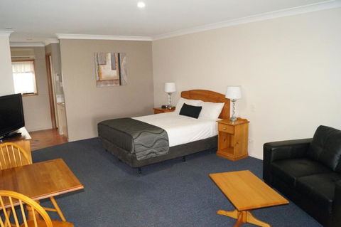 Asters On James Motor Inn - Accommodation Fremantle 6