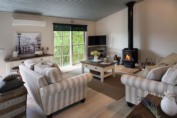 French Cottage - Accommodation Fremantle 0