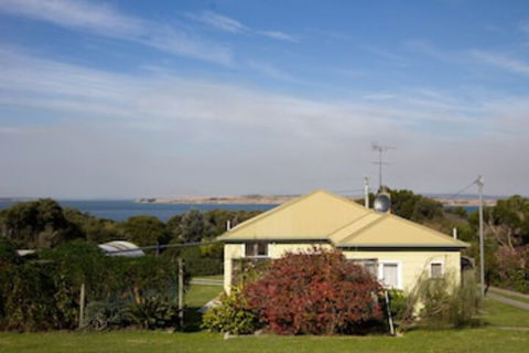 Lady Barron Holiday Home - Accommodation Fremantle 0