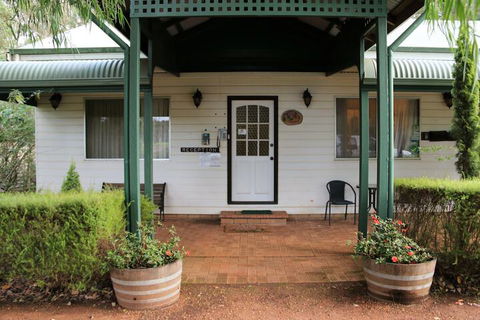 Treenbrook Cottages - Accommodation Fremantle 4