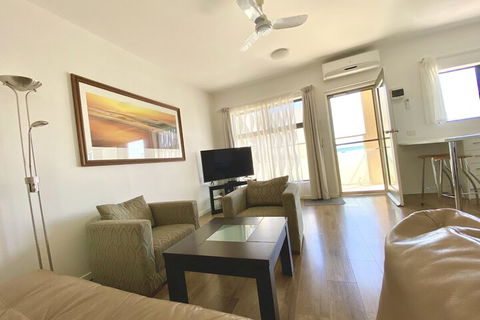 Atlantic West Beach Apartments - Accommodation Fremantle 6