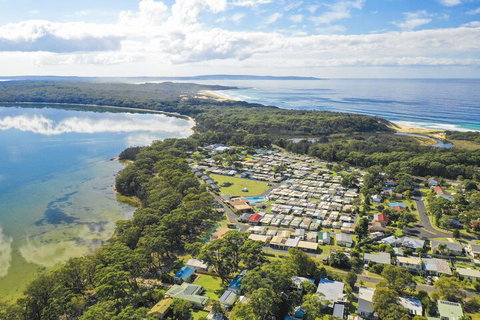 Lakeside Cabins & Holiday Village - Accommodation Fremantle 1