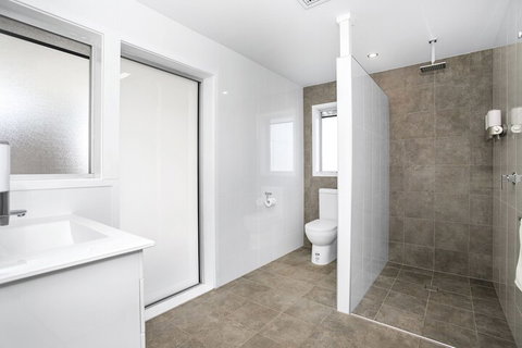 Lakeside Cabins & Holiday Village - Accommodation Fremantle 6