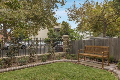 Dalziel Lodge - Accommodation Fremantle 0