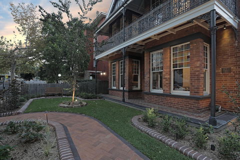 Dalziel Lodge - Accommodation Fremantle 2