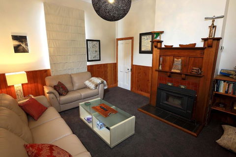 At The Beach & Not Quite At The Beach Holiday Cottages Stanley - Accommodation Fremantle 2