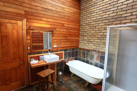 At The Beach & Not Quite At The Beach Holiday Cottages Stanley - Accommodation Fremantle 3