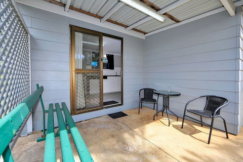 BIG4 Cane Village Holiday Park - Accommodation Fremantle 2
