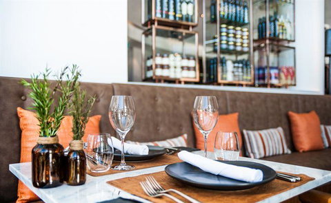 Q Dining - Accommodation Fremantle 6