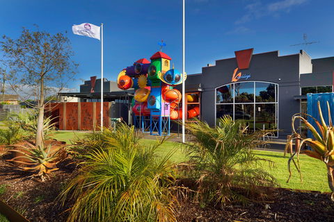 Buckley's Entertainment Centre - Accommodation Fremantle 1