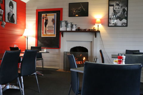 RnR's Diner - Accommodation Fremantle 2