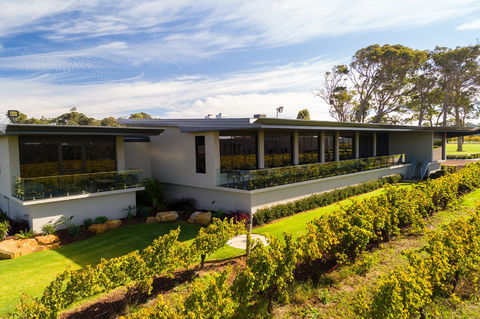 Amelia Park Restaurant - Accommodation Fremantle 0