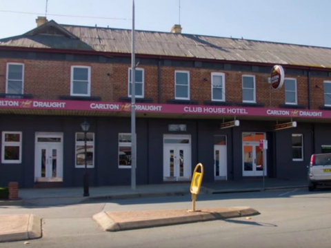 The Clubhouse Hotel - Accommodation Fremantle 2