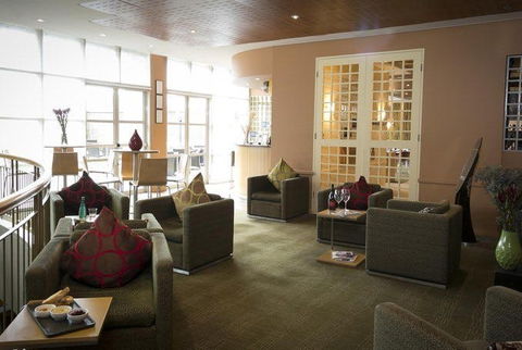 M Bar And Terrace - Mercure Sydney Parramatta - Accommodation Fremantle 0