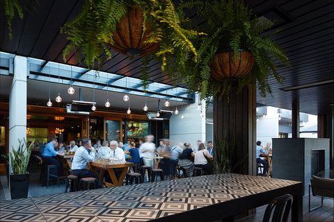 Ostani Lounge, Bar & Restaurant - Accommodation Fremantle 1