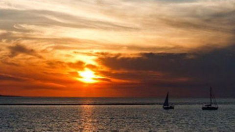 La Beach Restaurant - Accommodation Fremantle 0