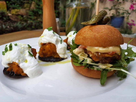 Saint Laura Cafe - Accommodation Fremantle 0