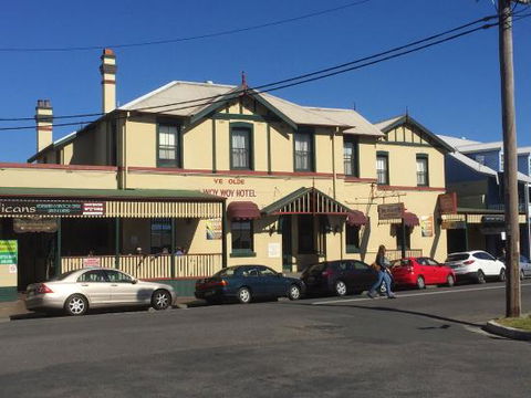 The Old Pub–Woy Woy Hotel - Accommodation Fremantle 5